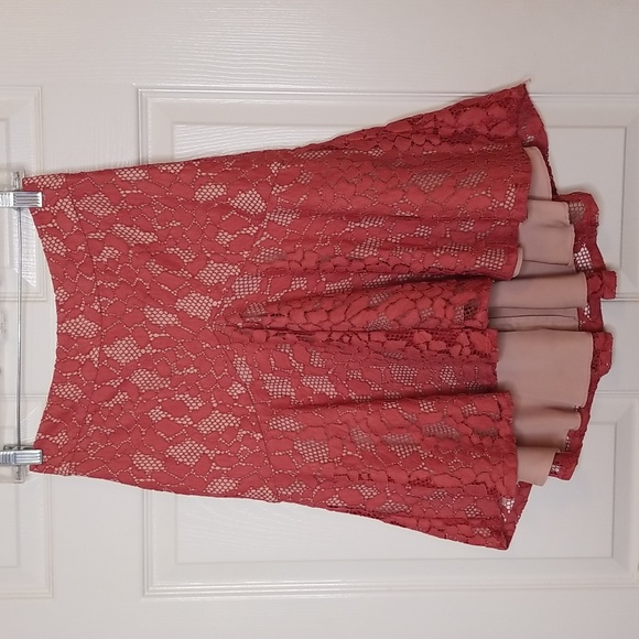 Alexis Braxton Lace Godet Skirt - Picture 3 of 14